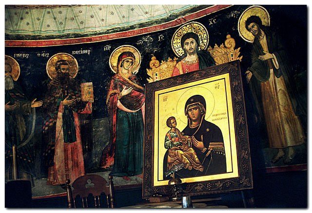 Тројеручица у трпезарији