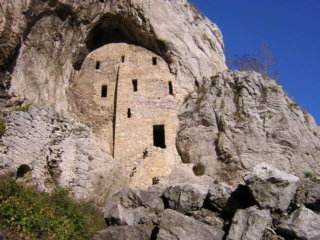 Ostaci Manastira Blagoveštenje Gornjačko