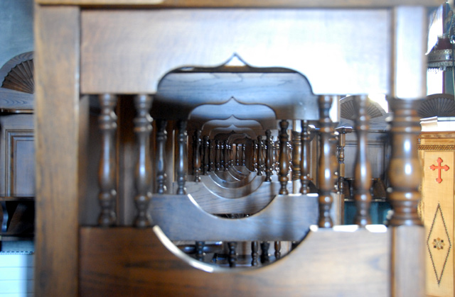 Pews' detail