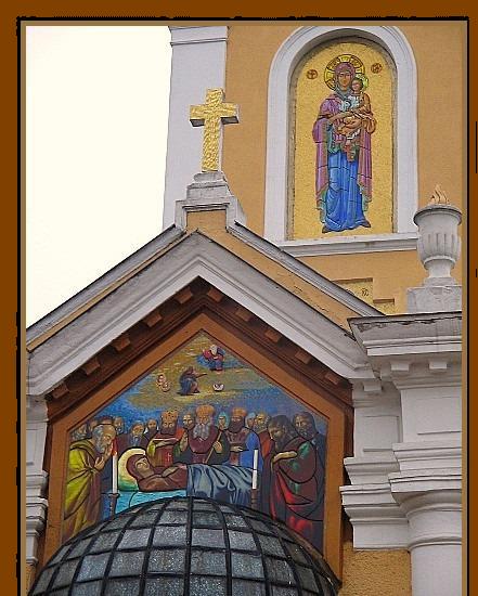 o frumoasa biserica din cartierul bunicilor mei