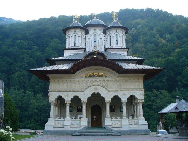 Biserica Manastirii Lainici