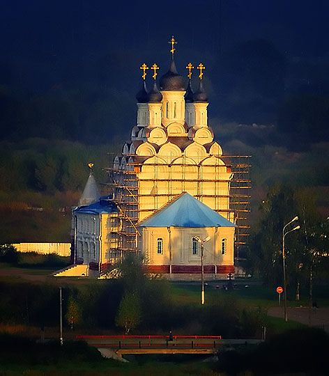 В утренних лучах солнца / In the morning sun