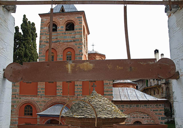 "Κόπανος" στην Ι. Μ. Φιλοθέου - "Kopanos" at Philotheou H. Monastery
