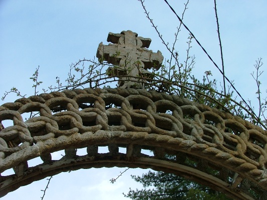 камени крст