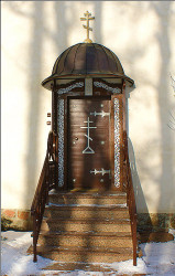Aimilianos 
Боковой вxод 
2009-03-06 15:55:52