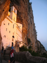 evaphoto 
Monaster OSTROG 
2009-03-14 23:40:07