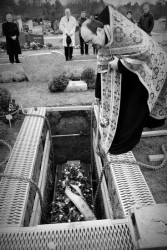 alex90 
Zapieczatowanie Groba /// Sealing of the grave 
2009-03-22 21:28:05
