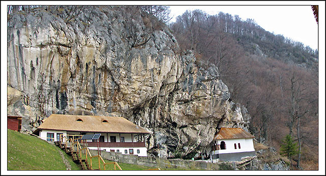 Schitul Pahomie, jud Vâlcea