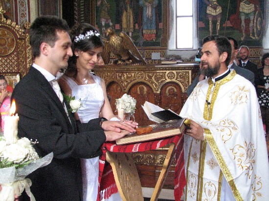 ..Şi vor fi amândoi un trup...''