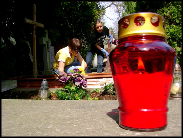sprzątanie grobów 2009r