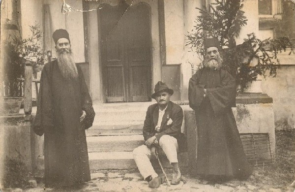 Clerici si mireni de odinioara, M Frasinei