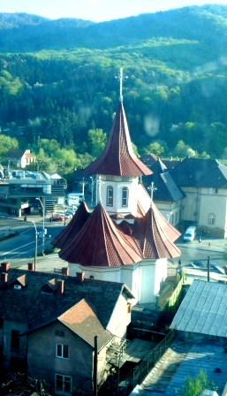 biserica vazuta din telegondola