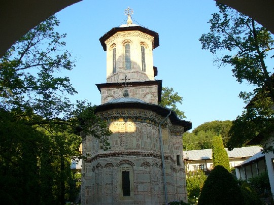 Biserica Manastirii Dintr-un Lemn