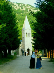 evaphoto 
Monaster Ostrog - down part 
2009-04-02 18:03:23
