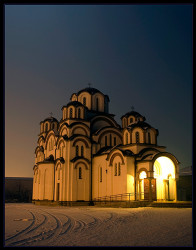 mikica 
Храм Светог Симеона Мироточивог – Ветерник 
165 
2009-04-07 19:09:05