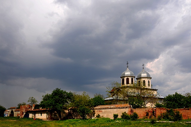 Biserica Sfântului Mare Mucenic Dimitrie în Potlogi, Dâmboviţa