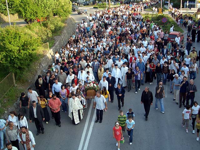 Литија са моштима Светих Превлачких Мученика