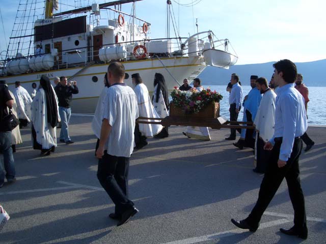 Литија са моштима Светих Превлачких Мученика