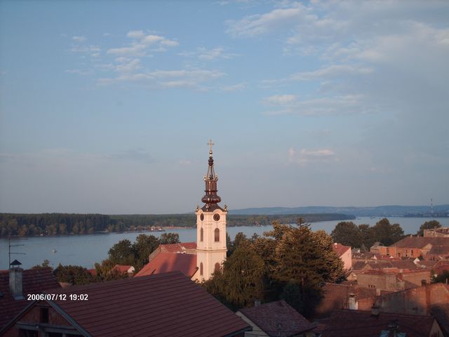 ZEMUN-POGLED SA GARDOŠA