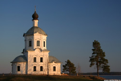 AlexG 
Нилова Пустынь. Крестовоздвиженская церковь 
2009-05-03 19:05:12