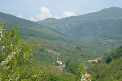 Josika 
Blandiana - romanian village in Transilvania (Romania) 
2009-05-12 23:45:48