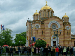 rasonna 
земаљско сјединивши с небеским / uniting the earthly with the heavenly 
2009-05-30 23:53:08