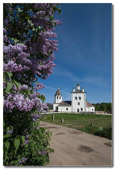 Лужки. Церковь Троицы Живоначальной 