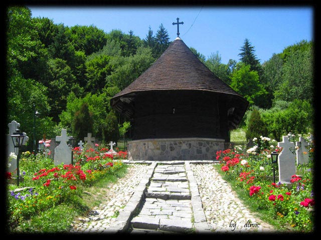 Manastirea Dintr-un Lemn
