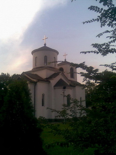 ЦРКВА У БАРИЧУ КОД ОБРЕНОВЦА