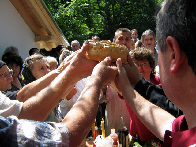 Сечење колача - Видовдан 2008.