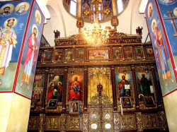 PopovicT 
Иконостас храма Четрдесетнице на Гори кушања 
2009-06-03 23:09:00