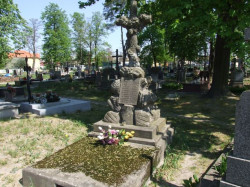 szolucha.w 
Stary grób 
2009-06-11 14:33:10