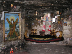 alina5002 
The cave of St.Apostle  Andrew - Constanta ~ Dobrogea 
192 
2009-06-16 15:25:17