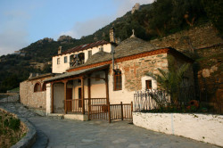 Agiorita 
скит Света Ана,гробљанси храм 
2009-07-03 08:59:25