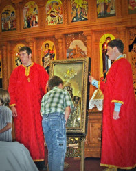 michael_wilson 
my God son Peter..with Sika Icon in kansas.. 
2009-07-03 21:29:17
