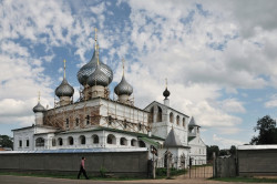 solo 
Свято-Воскресенский монастырь. 
2009-07-04 04:56:04