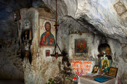 VladN 
Grotto of Simon the Cananit (Грот Симона Кананита) 
2009-07-13 13:54:28
