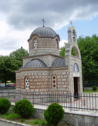 rosmarinus 
Требиње, црква св. великомученика Кнеза Лазара 
2009-07-30 07:13:26