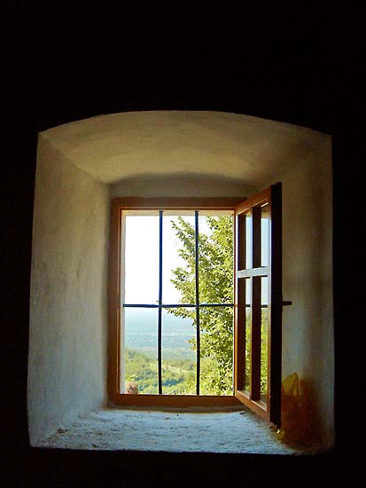 кроз црквени прозор / through a church window