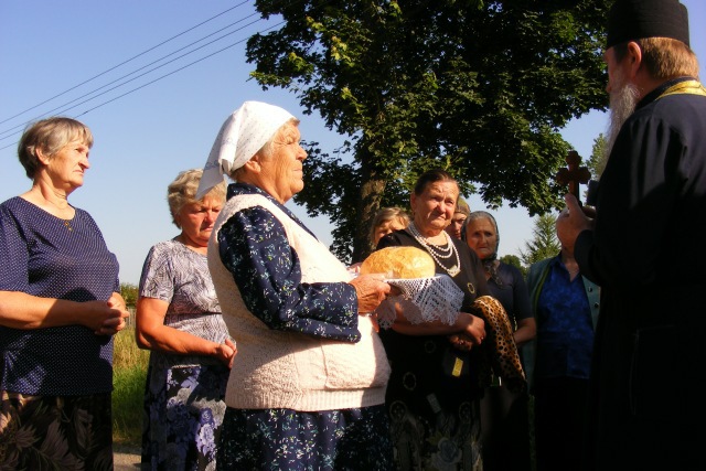 Powitanie pielgrzymów w miejscowości Załuki