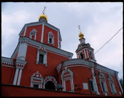 Tixy 
Подворје српске патријаршије у Москви - Црква Св. Петра 
2009-08-22 00:53:29