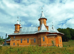 nicos_valahul 
Manastirea  Sfânta Treime -  satul Moişeni - comuna Certeze - Judetul Satu Mare	 
2009-08-24 10:41:20