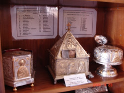 maria1 
St. Marina - The skull of Apostle Philip - St. Panteleimon 
2009-08-25 18:17:33
