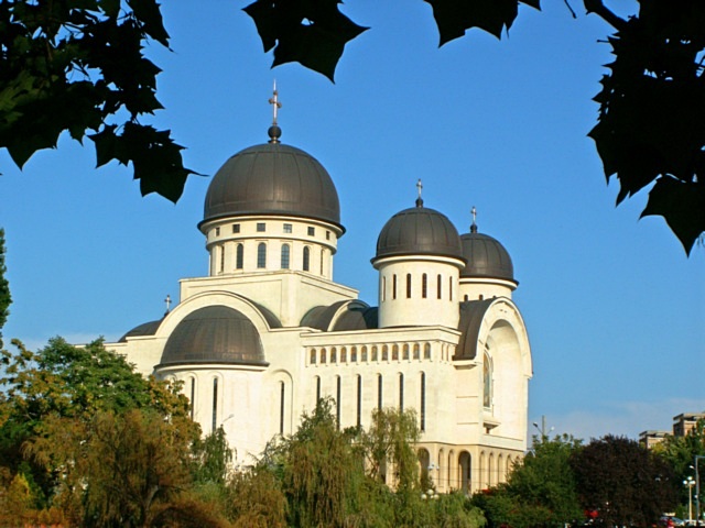 Noua Catedrală din Arad cu hramul "Sfânta Treime"
