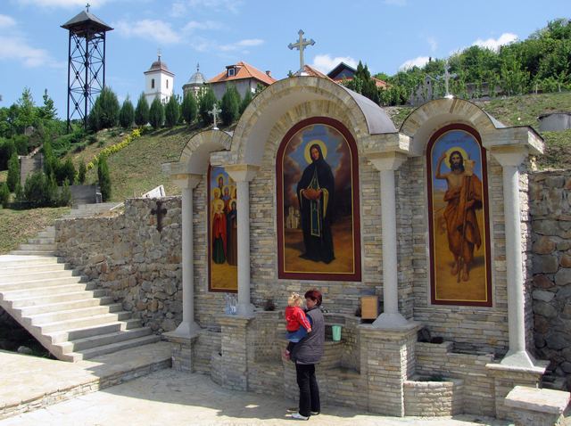 Izvor Svete Petke manastira Petkovica na Fruškoj gori