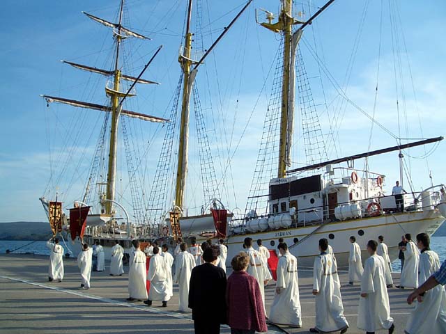 Литија са моштима Превлачких мученика