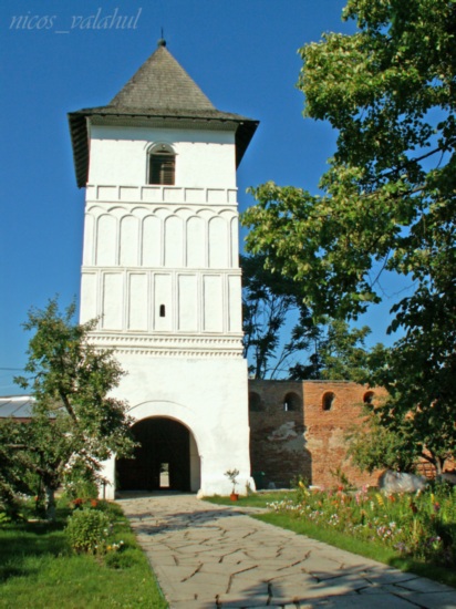 Mănăstirea Strehaia - Judeţul Mehedinţi - Turnul de la intrare.