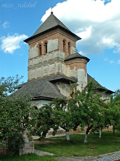 Biserica Mănăstirii Strehaia - Judeţul Mehedinţi - Vedere din sud-vest.