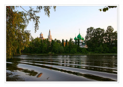 VladN 
Quiet evening on Kotorosl River (Тихий вечер на реке Которосль) 
2009-09-06 22:40:06