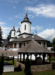 mihaela 
Cheia Monastery 
2009-09-15 23:56:25